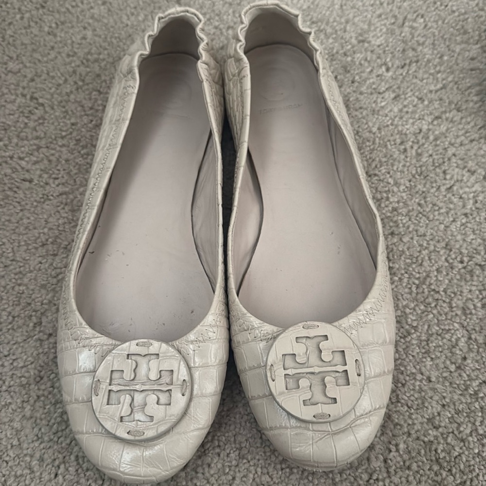 White alligator print Tory Burch flats size 9.5